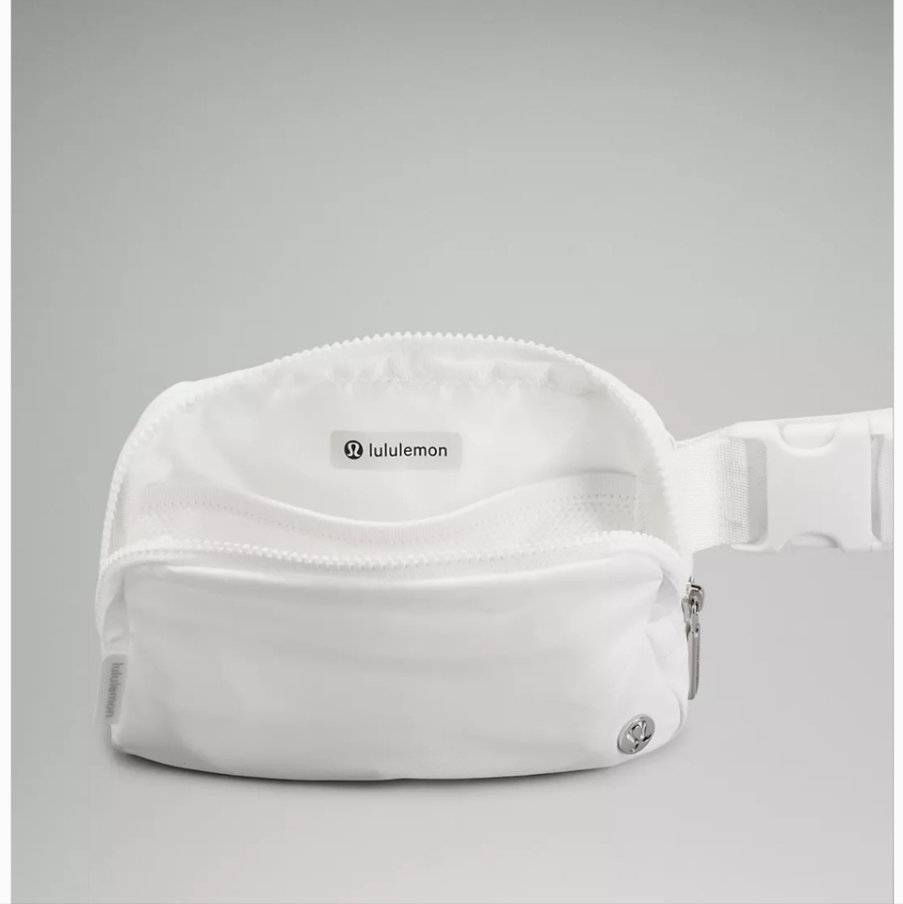 ๐๏ธ LULULEMON BELT BAG - WHITE - Picture 5 of 12